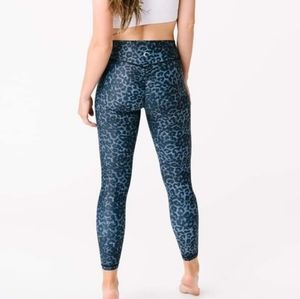 Stone Leopard Scrunchy Light n Luxe Hi-Rise 7/8 24”